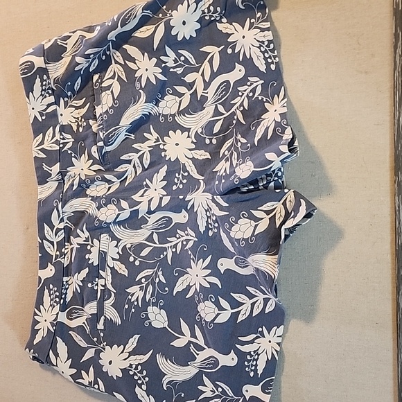 LOFT bird Ruffle Riviera Pocket Shorts, size 12 - Picture 6 of 6